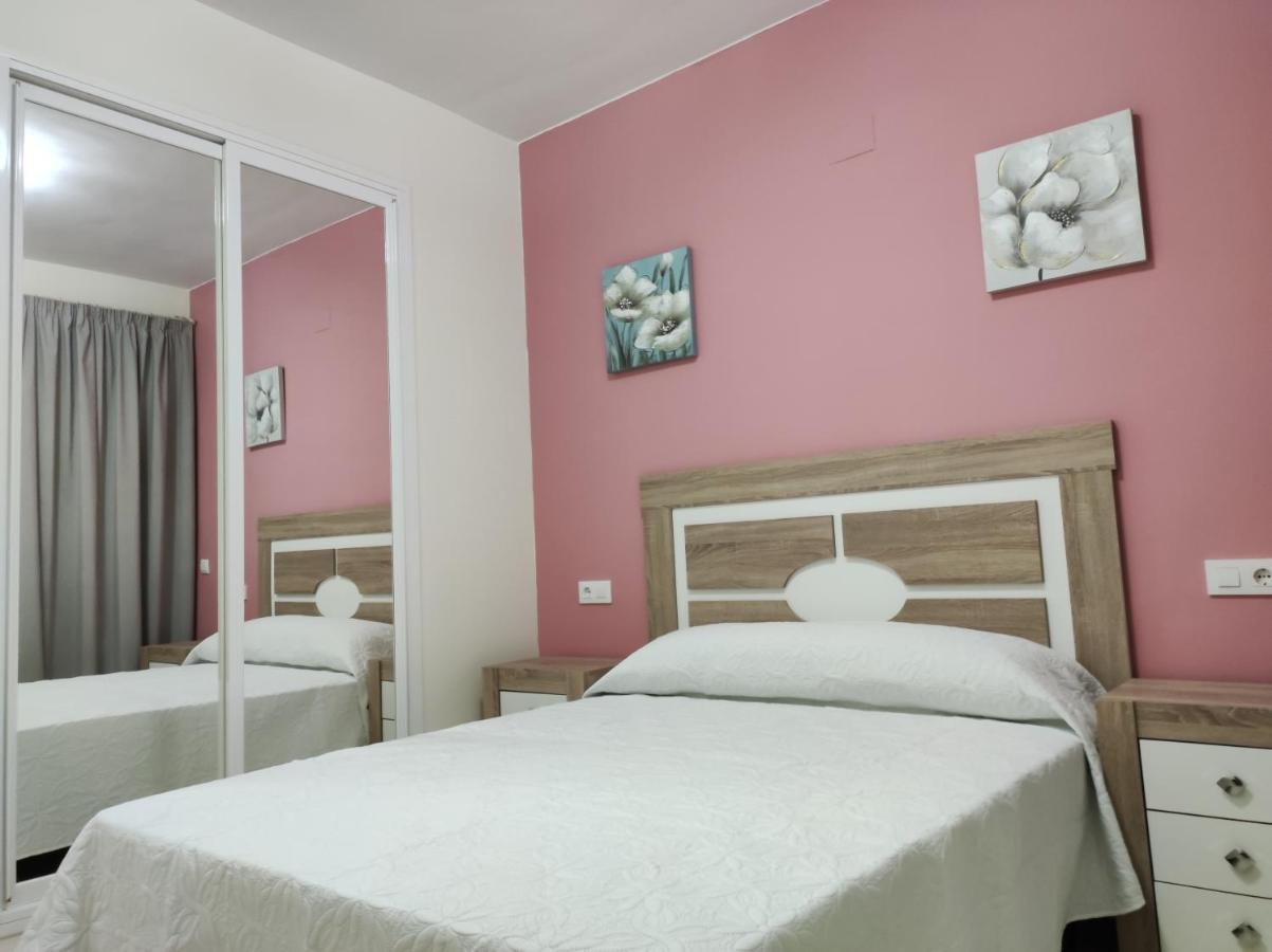 Hotel Nuevo Espartinas Buitenkant foto