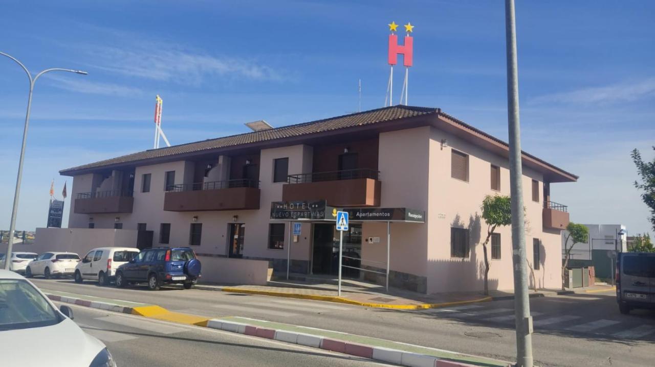 Hotel Nuevo Espartinas Buitenkant foto