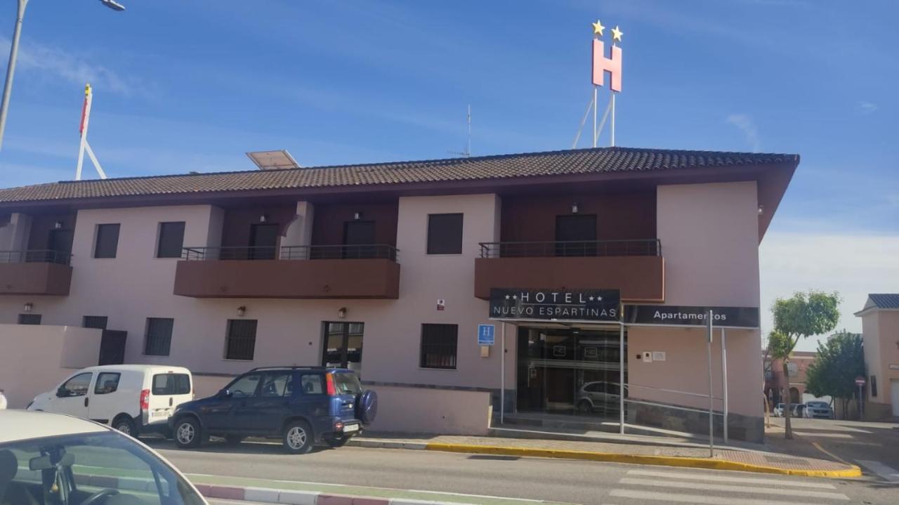 Hotel Nuevo Espartinas Buitenkant foto